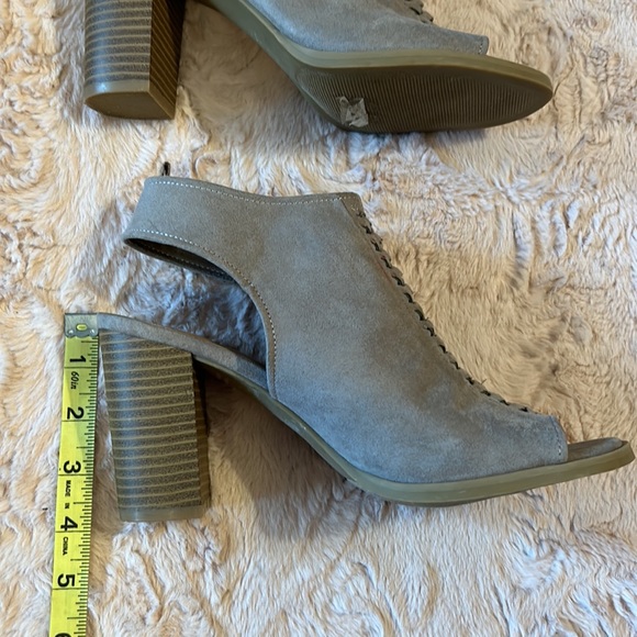 Size 8 - Picture 7 of 13